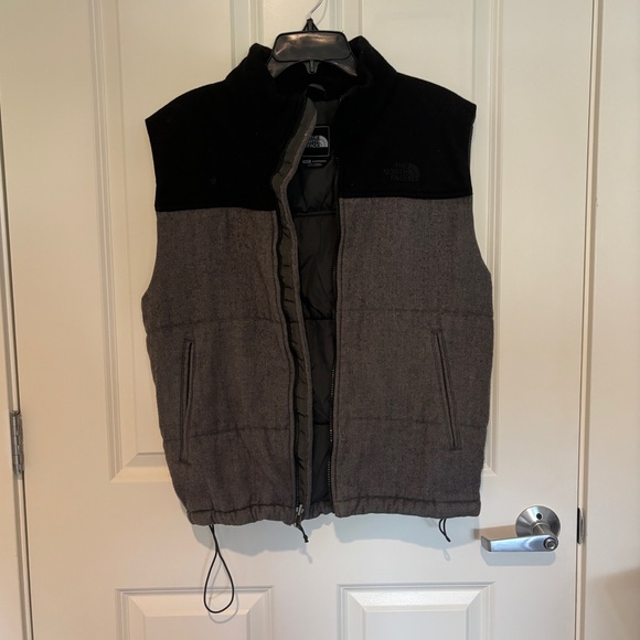 Men's Northface vest - Picture 2 of 7